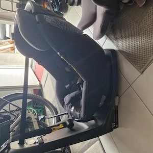 Maxi Cosi Axissfix 360 Grad drehbar Bild 2