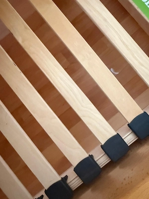 Bettgestell aus Holz inkl. Lattenroste Bild 4