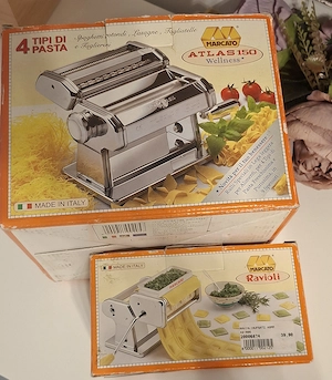 Nudelmaschine mit Ravioli Aufsatz 