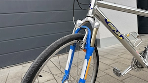 Simplon Mythos Fahrrad mit zwei Satz Reifen und Kombipedalen Bild 6