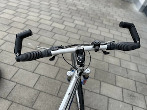 Simplon Mythos Fahrrad mit zwei Satz Reifen und Kombipedalen Bild 9
