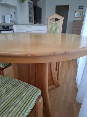 Esstisch und 5 Stühle Bild 4