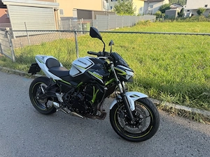 Motorrad Kawasaki Z 650 Bild 2