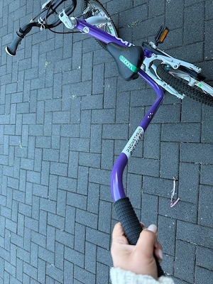 Woom 2 Kinderfahrrad 14 Zoll in Lila mit stange Bild 3