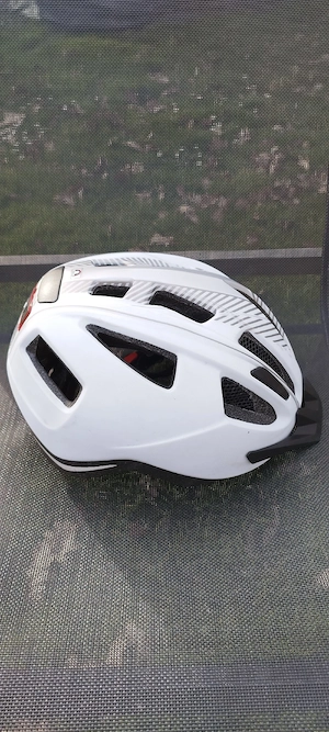 Fahrrad Helm m t Rückl cht Bild 2