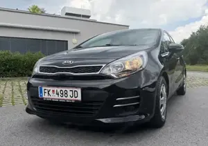 KIA Rio Erstbesitz. Komplette Historie Rechnungen. Jeder Service bei Kia erst 86.000 KM Bild 2
