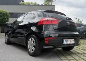 KIA Rio Erstbesitz. Komplette Historie Rechnungen. Jeder Service bei Kia erst 86.000 KM Bild 4