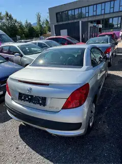 Peugeot 207 CC Cabrio   120 PS   Baujahr 2008 Bild 2