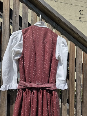 Dirndl mit Bluse Gr. 34 Bild 2