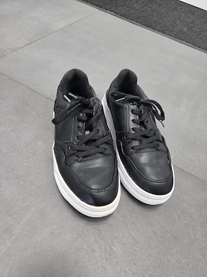 Sneakers.. Bild 3