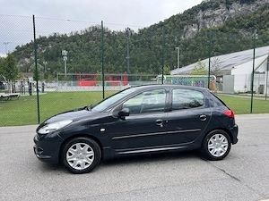 Peugeot 206+ Bild 2