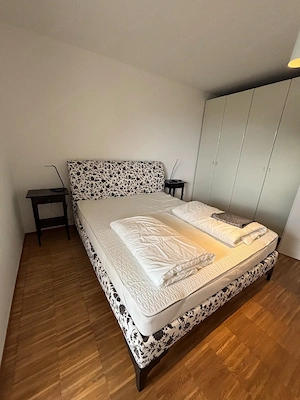 Bett mit Latenrost Bild 2