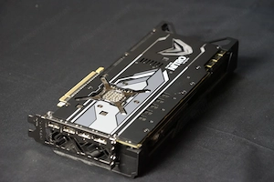 2x Sapphire Nitro+ Radeon RX Vega 64   8 GB Bild 4