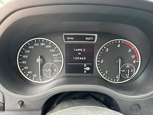 Mercedes-Benz B-Klasse B180 Bild 6