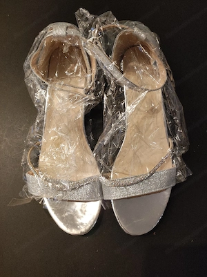 neue Sandalen Gr 40 Bild 3