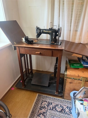 alte Nähmaschine  Bild 4