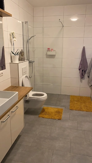 schöne helle 2 Zimmer wohnung  Bild 4