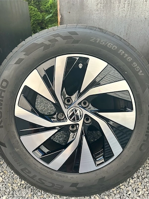 Original VW 16" Sommerkompletträder Passat B9, Neuwertig (DOT 1525) Bild 3