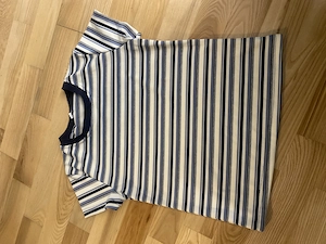 Mädchen T-Shirt Gr. 140 blau gestreift 