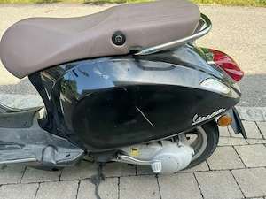 Verkaufe meine sehr zuverlässige und heißgeliebte Vespa Primavera Bild 3