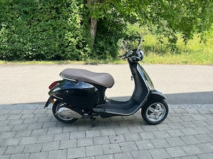 Verkaufe meine sehr zuverlässige und heißgeliebte Vespa Primavera Bild 2