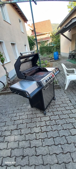 Enders Monroe Pro Gasgrill mit Seitenkocher   Top Zustand Bild 3