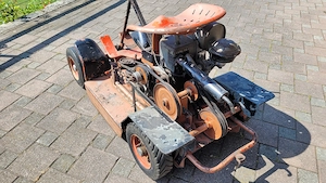 Rasenmäher Traktor Oldtimer Bild 9