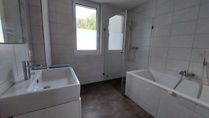 Gisingen, topmoderne 3-Zimmer  Terrassenwohnung Bild 3
