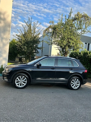 VW Tiguan 2,0 Highline 4Motion *Erstbesitz Bild 4