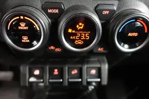 Suzuki Jimny Bild 11