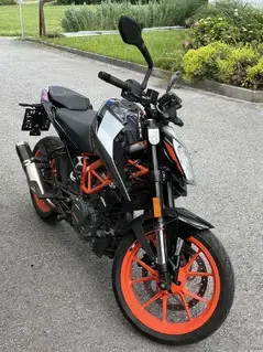 KTM 390 Duke Bild 2