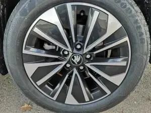 Skoda Superb Combi 2.0 TDI 142kW 4x4 Selection DSG ABT AHK 360 Hea... Bild 4