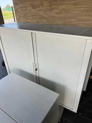 Büromöbel und Rollcontainer, weiß  Bild 2