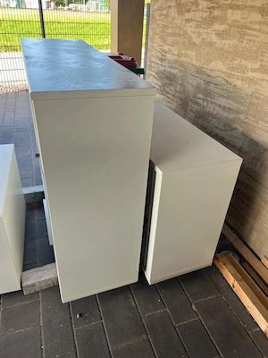 Büromöbel und Rollcontainer, weiß  Bild 4
