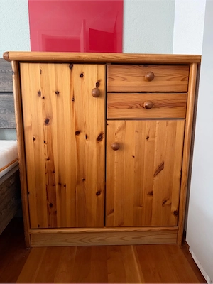 Kommode aus Kiefer (Massivholz) Bild 2
