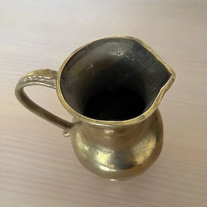 Antiker Krug aus Messing oder Bronze Bild 4