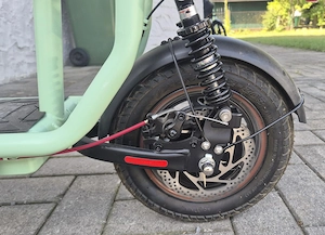E-Scooter iScooter i12 mit Sitz, Korb & Spiegel   Nur kurz im Wohnmobil genutzt Bild 7