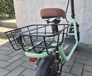 E-Scooter iScooter i12 mit Sitz, Korb & Spiegel   Nur kurz im Wohnmobil genutzt Bild 2