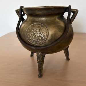 Heraldischer Grapen aus Bronze