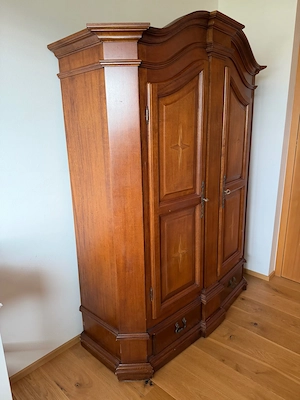 Vollholz Kleiderschrank Bild 3