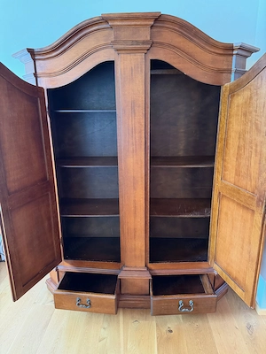 Vollholz Kleiderschrank Bild 2