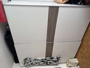 Kleiderschrank zu verschenken