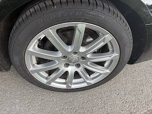 AUDI A4 Avant 2,0 TDI quattro Sport DPF Sport Bild 4