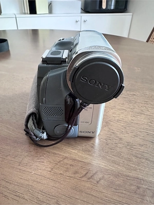 Sony Handycam DCR-HC14E + Fisheye + Akkus Bild 4