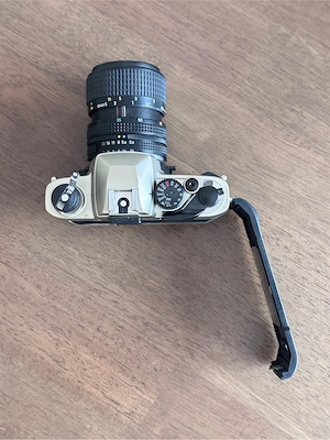 Nikon FM10 + Zoom-Nikkor 35-70mm + Ledertasche Bild 5
