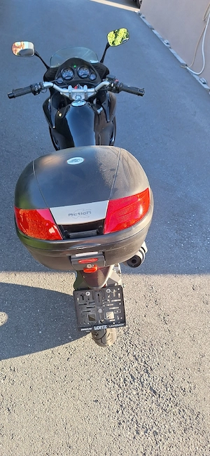 Honda Varadero 125 Bild 4