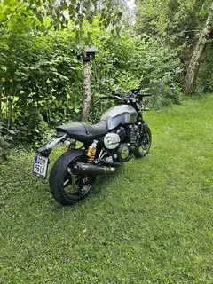 Yamaha 1300  Bild 3