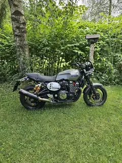 Yamaha 1300  Bild 2