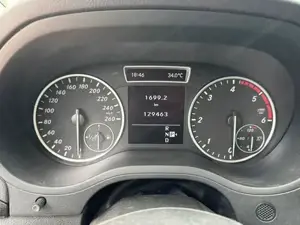 Mercedes-Benz B-Klasse B180 Bild 6