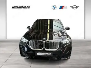 BMW iX1 eDrive20 U11 HB0 M Sportpaket Head-Up DAB Bild 2